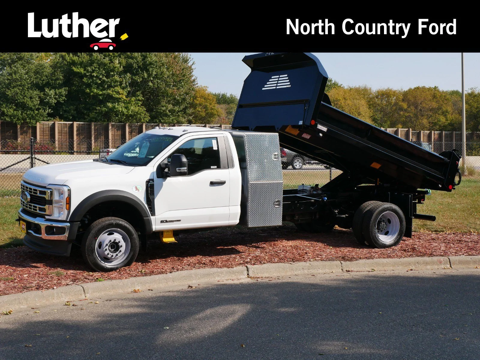 New 2024 Oxford White Ford F-450® XL image 3