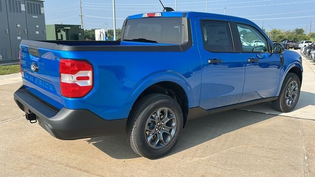 New 2025 Blue Ford XLT image 3