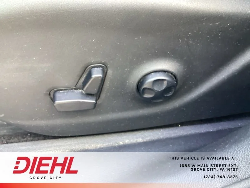 Used 2020 Red Jeep Latitude Plus image 22