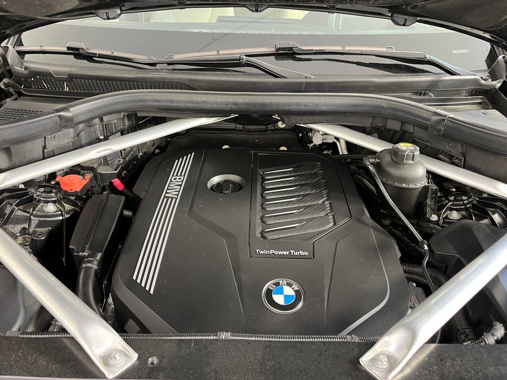 Used 2019 Black BMW xDrive40i image 18