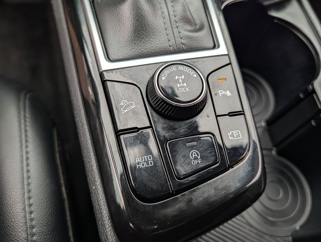 Used 2023 White Kia X-Pro Prestige image 32