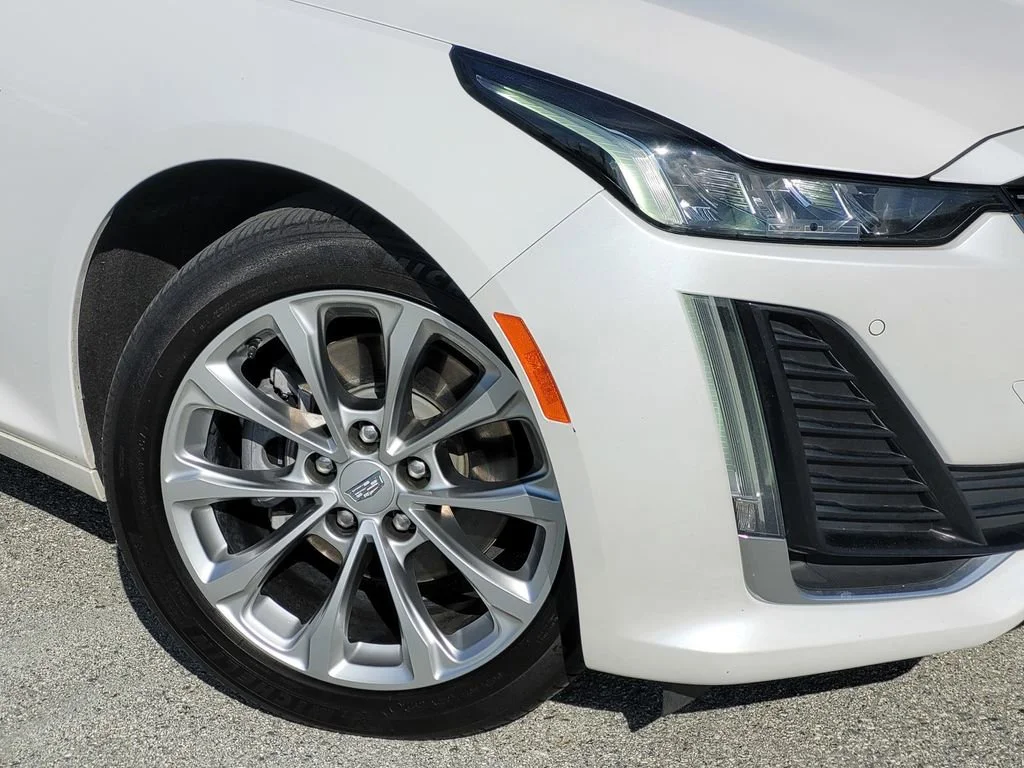 Certified Used 2023 Crystal White Tricoat Cadillac Premium Luxury image 9