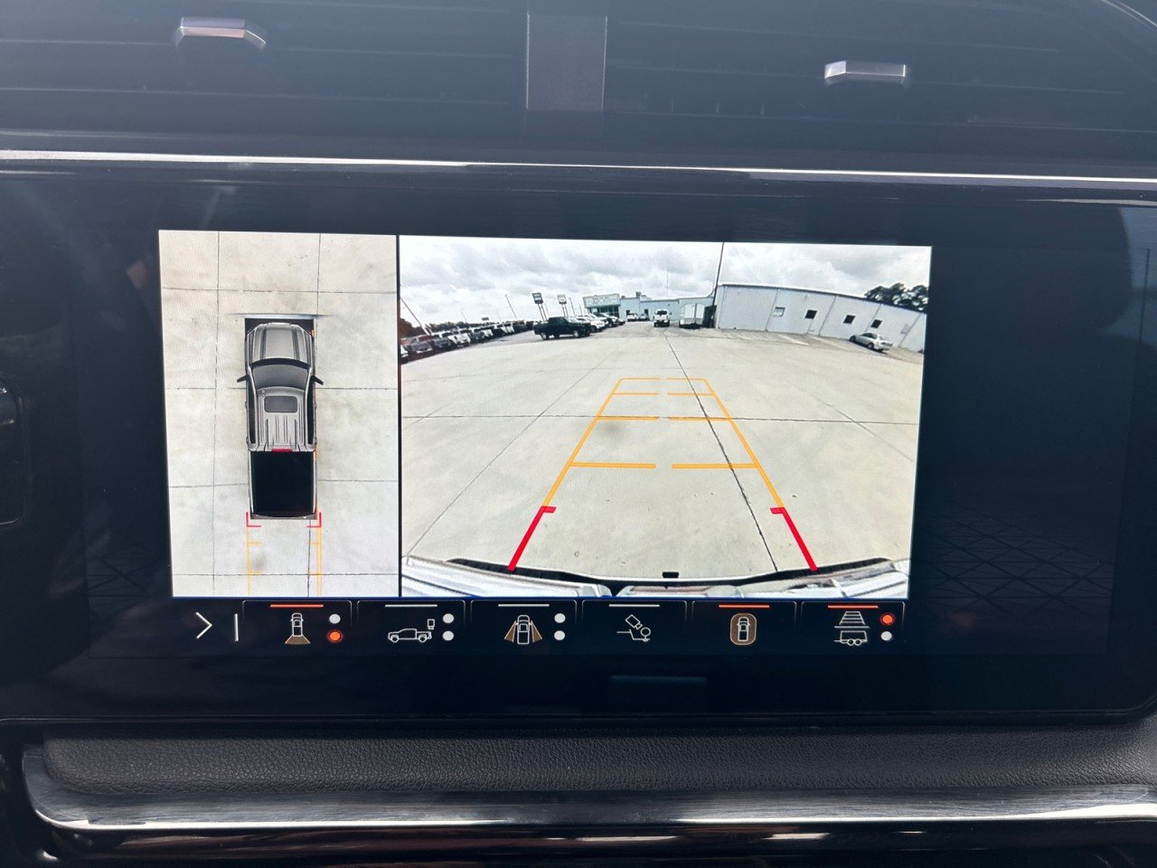 Used 2025 Summit White GMC AT4 image 12