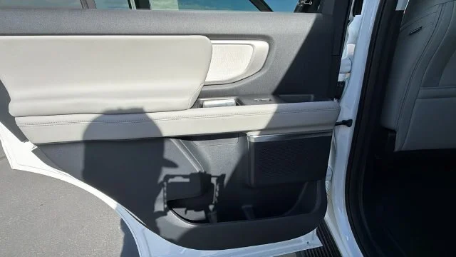 New 2027 Star White Metallic Tri-Coat Ford Active image 47