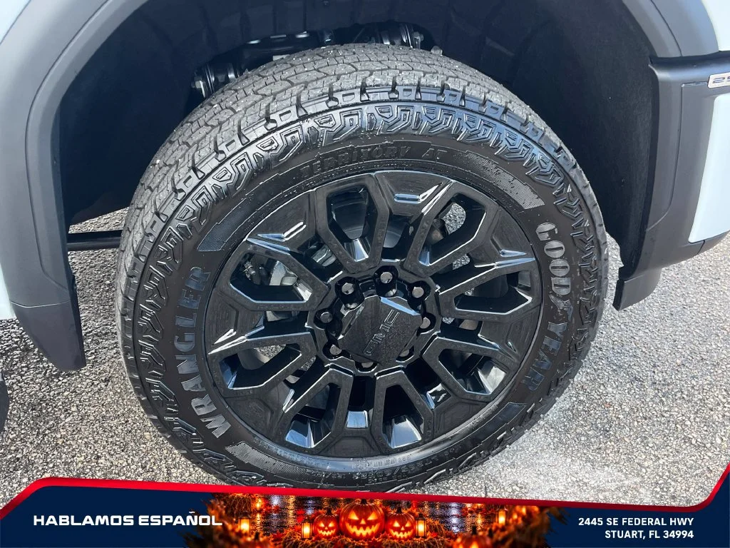 New 2026 Glacier White Tricoat GMC Denali Ultimate image 21