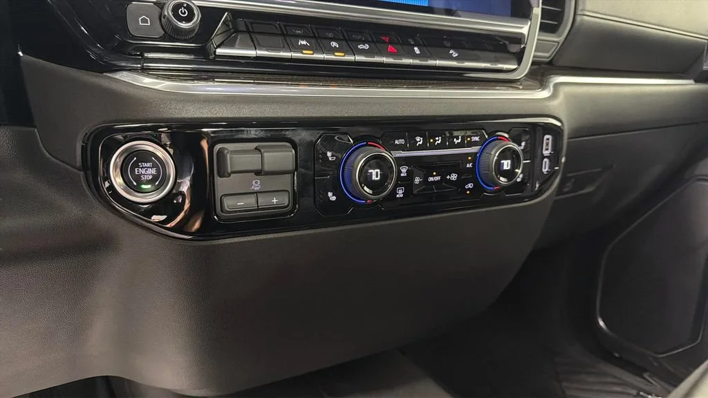 Used 2025 Summit White Chevrolet LT Trail Boss image 24