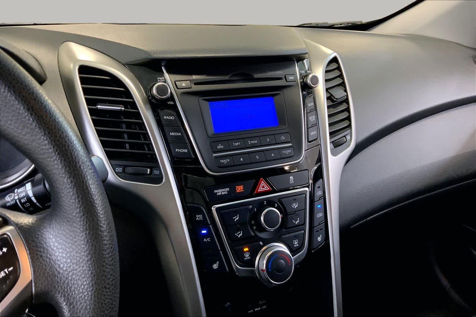 Used 2014 Black Noir Pearl Hyundai  image 6