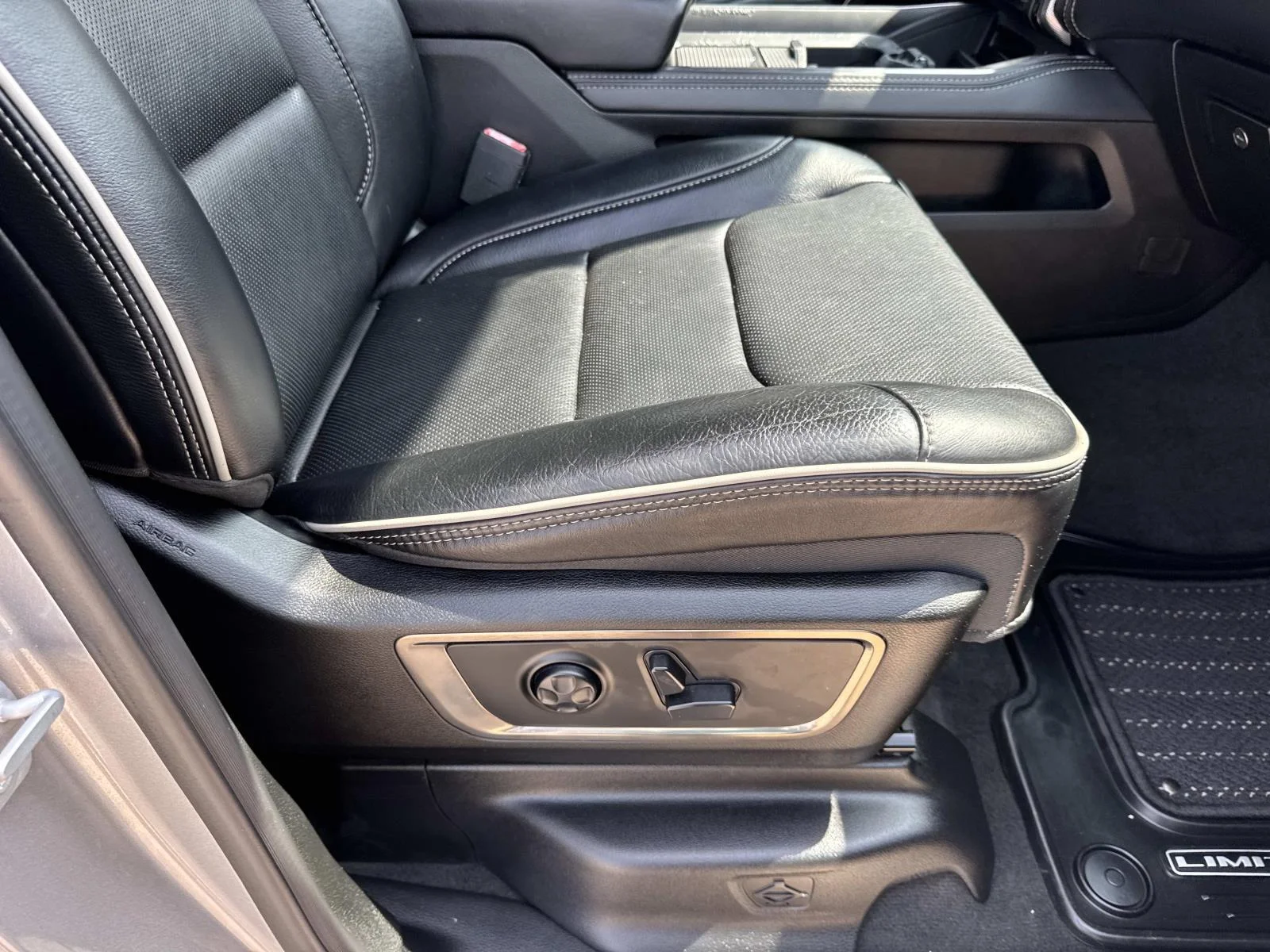 Used 2021 Silver Ram Limited image 11