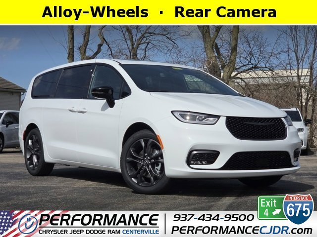 2026 Chrysler Pacifica Select's photo