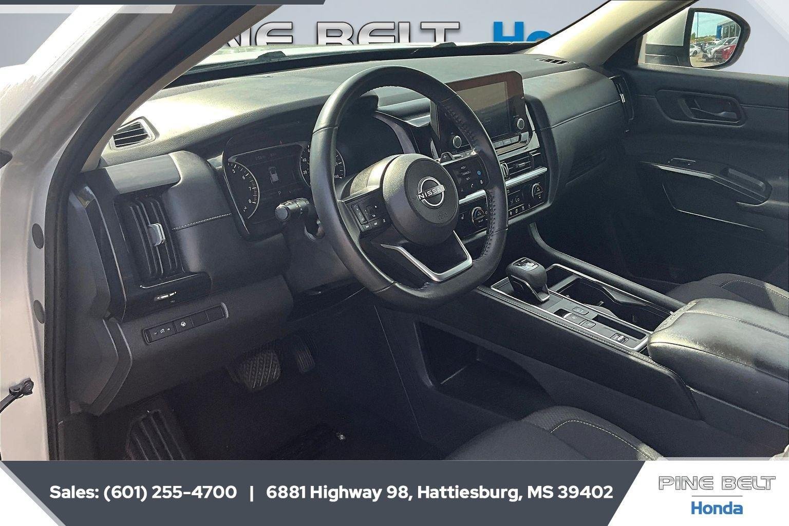 2024 Nissan Pathfinder SV - Photo 12