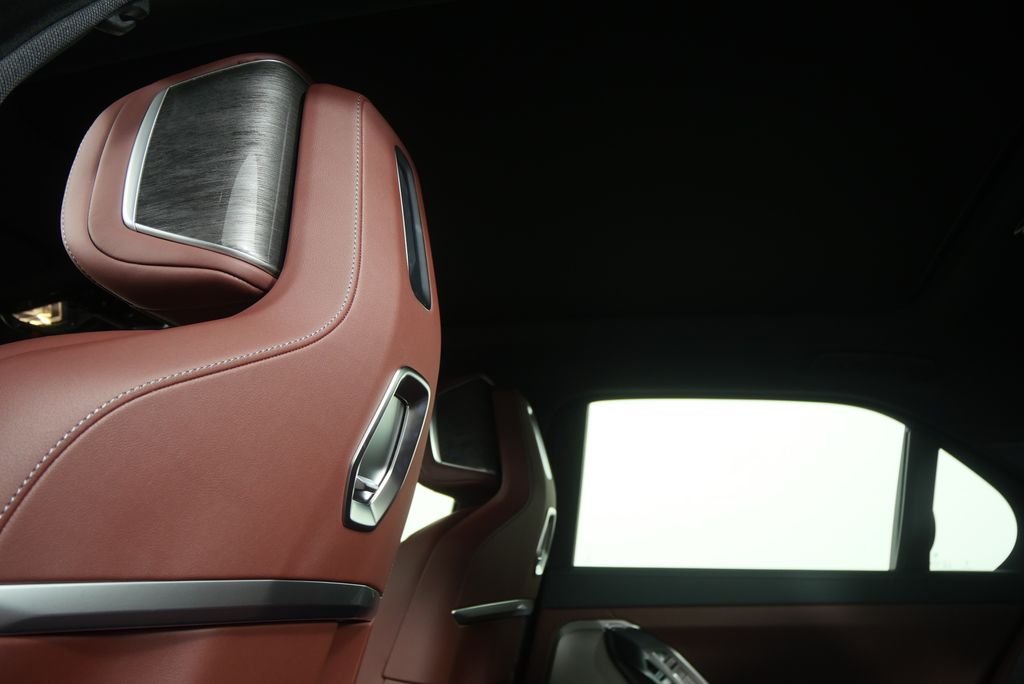 New 2026 Black Sapphire Metallic BMW 740i image 18