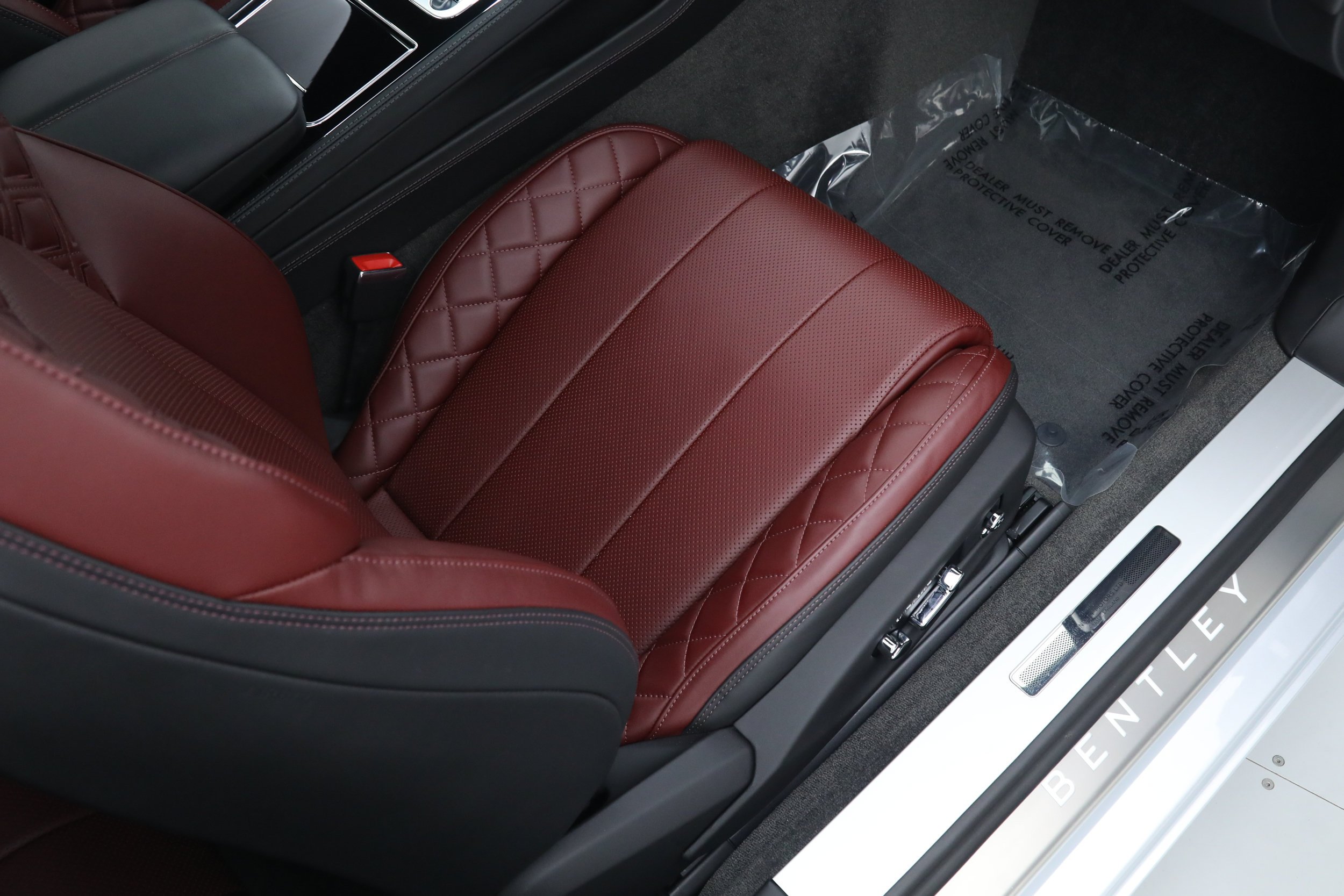 Used 2022 Silver Bentley  image 19