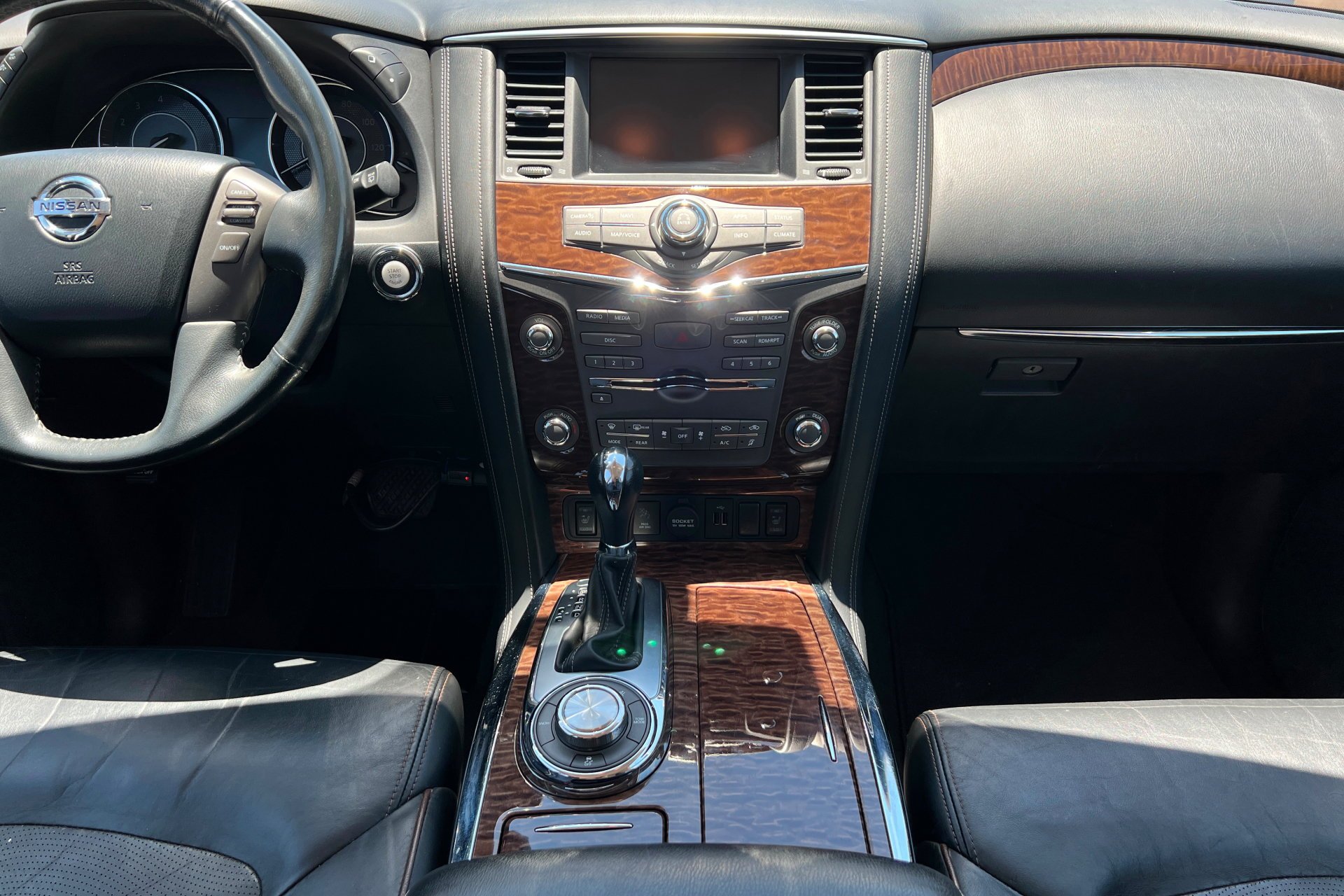 Used 2018 Gun Metallic Nissan SL image 14