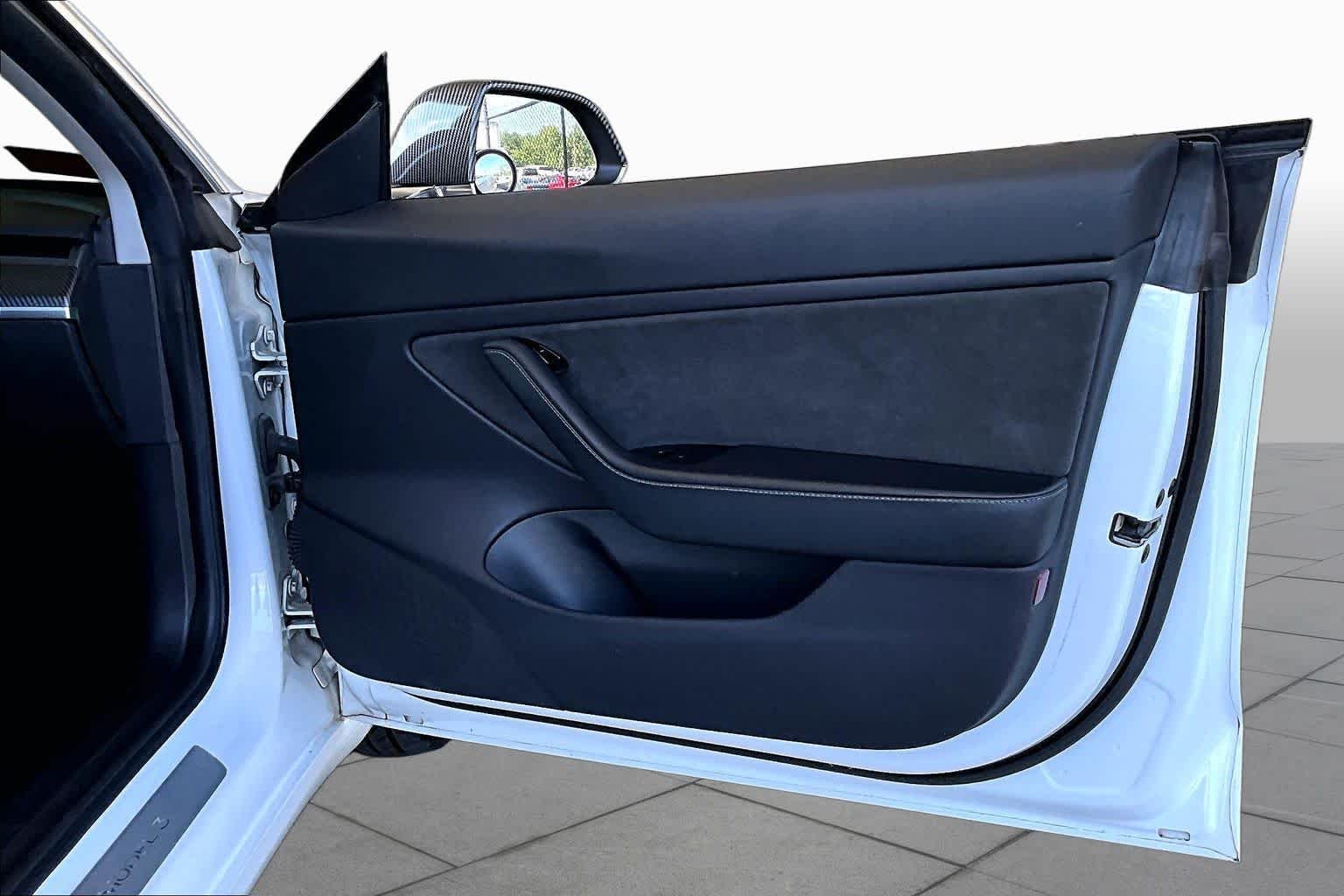 Used 2019 Pearl White Multi-Coat Tesla Standard Range Plus image 22