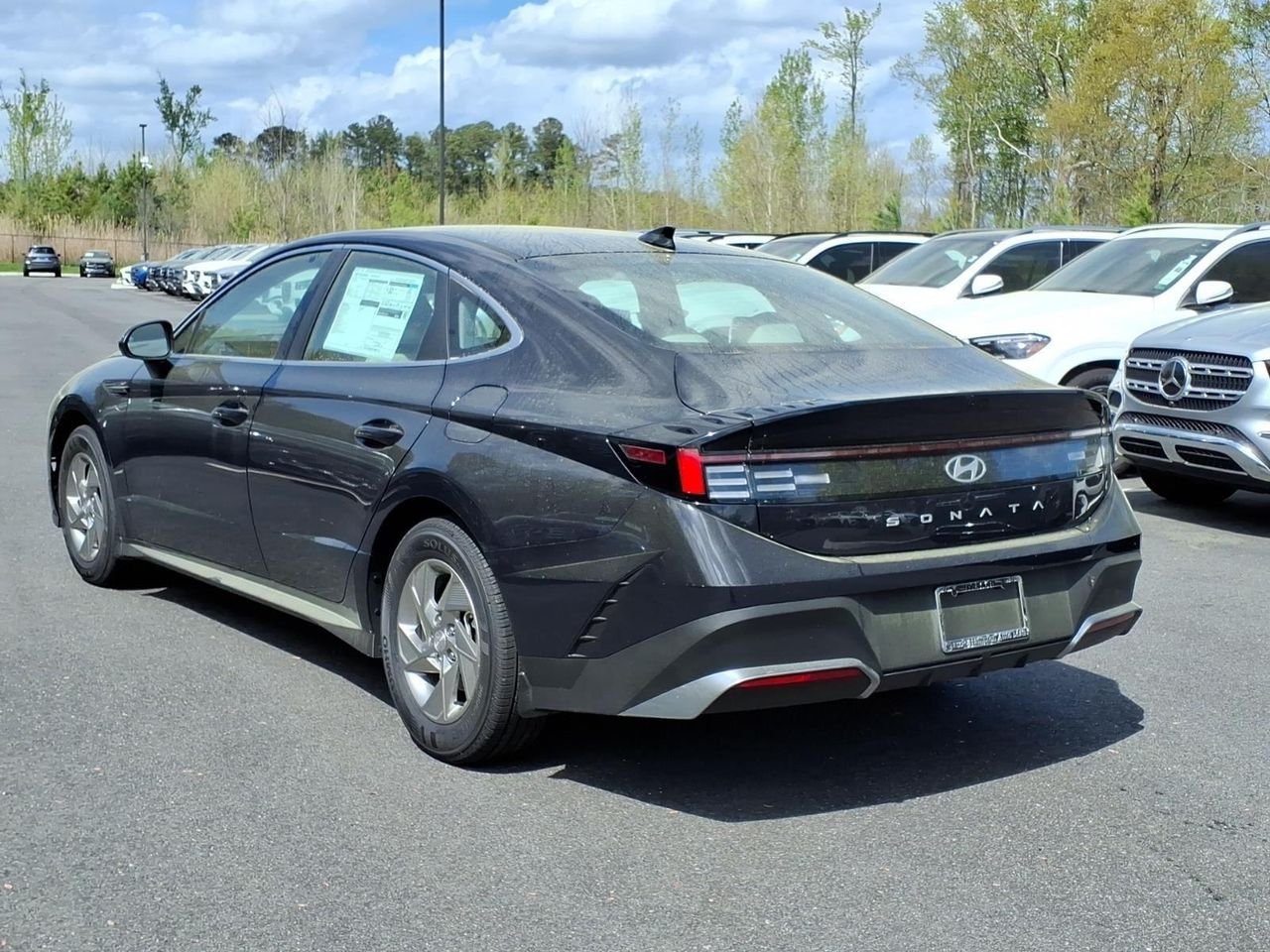 New 2026 Carbon Blue Hyundai SE image 8