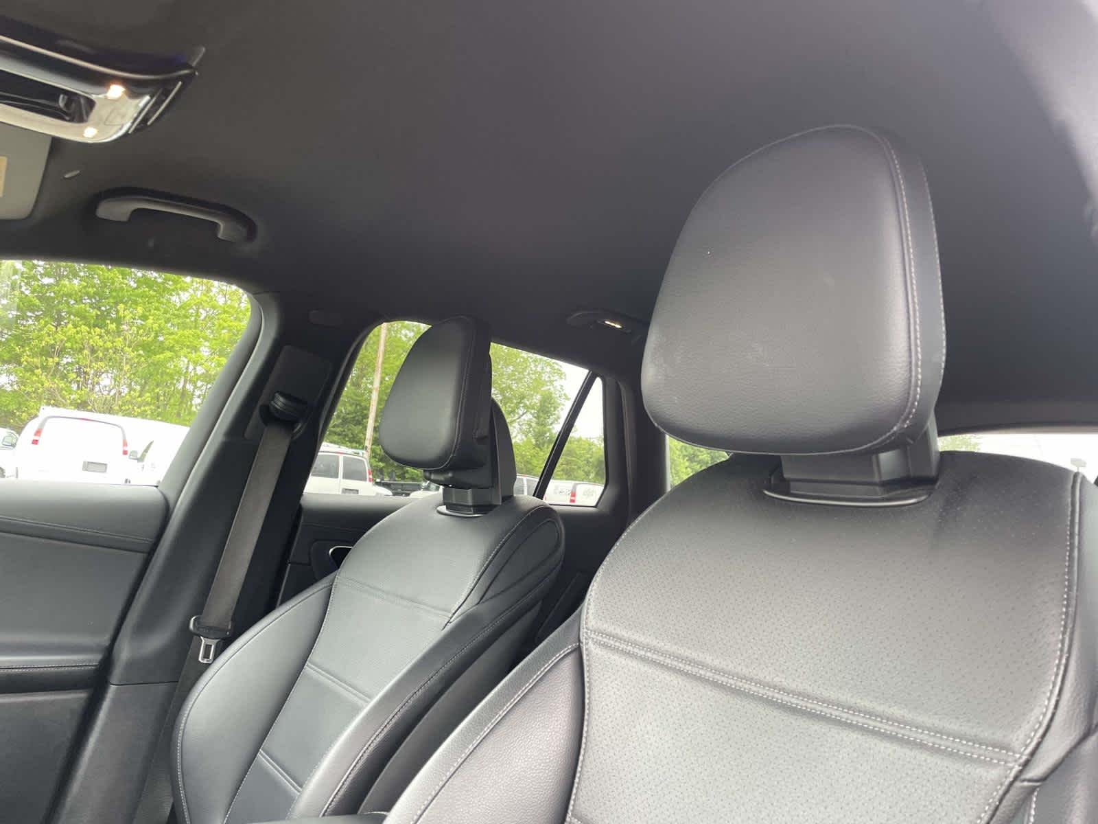 Used 2024 Whi/white Mercedes-Benz GLC 300 image 5