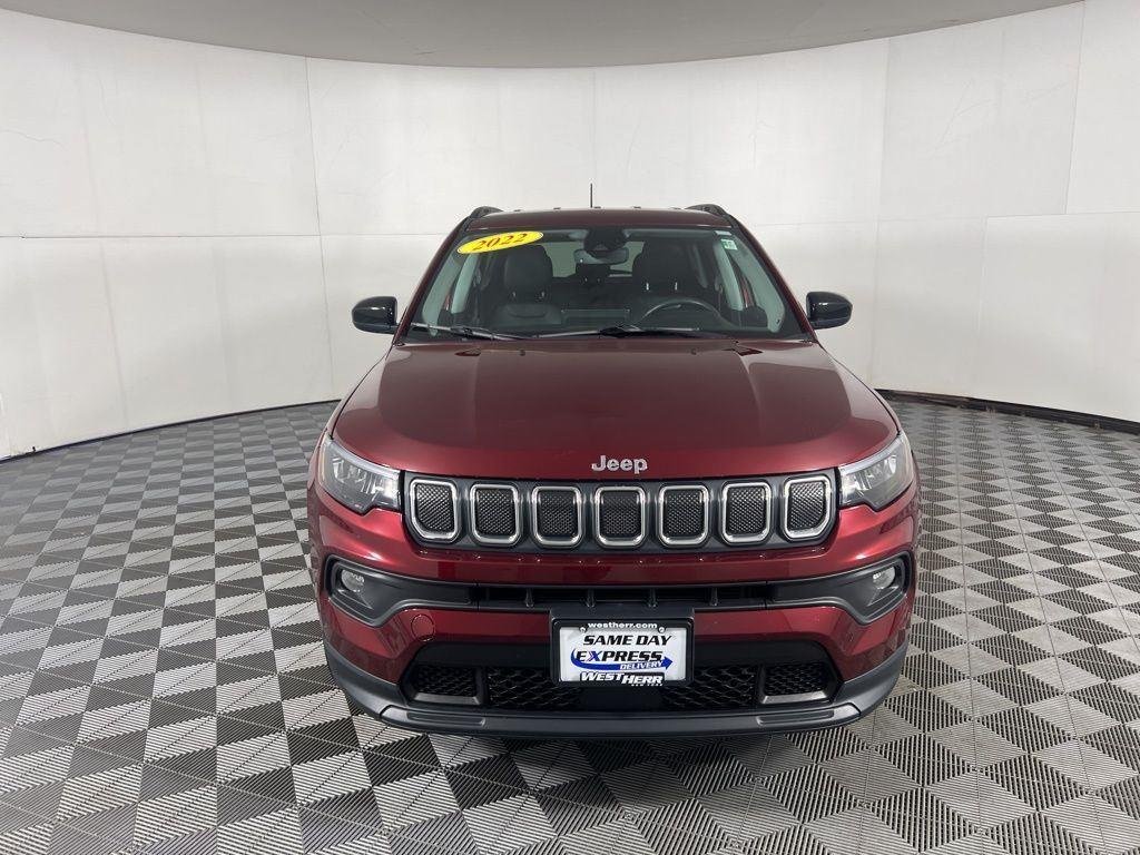 Certified Used 2022 Velvet Red Pearlcoat Jeep Latitude image 3