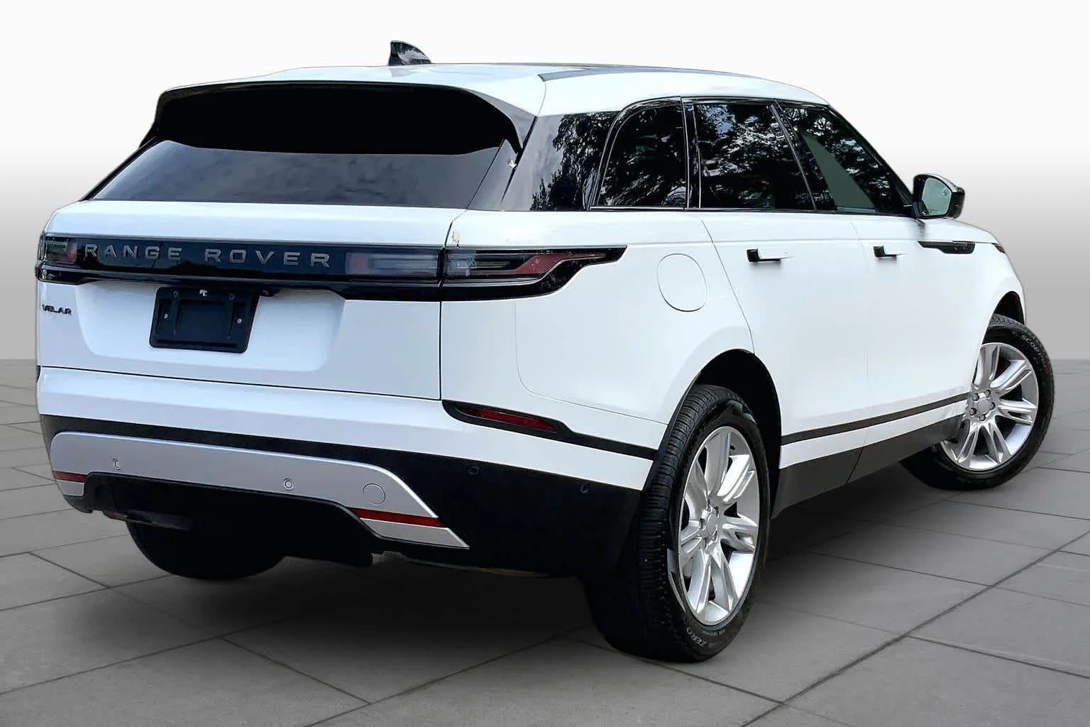 Used 2026 Fuji White Land Rover S image 13