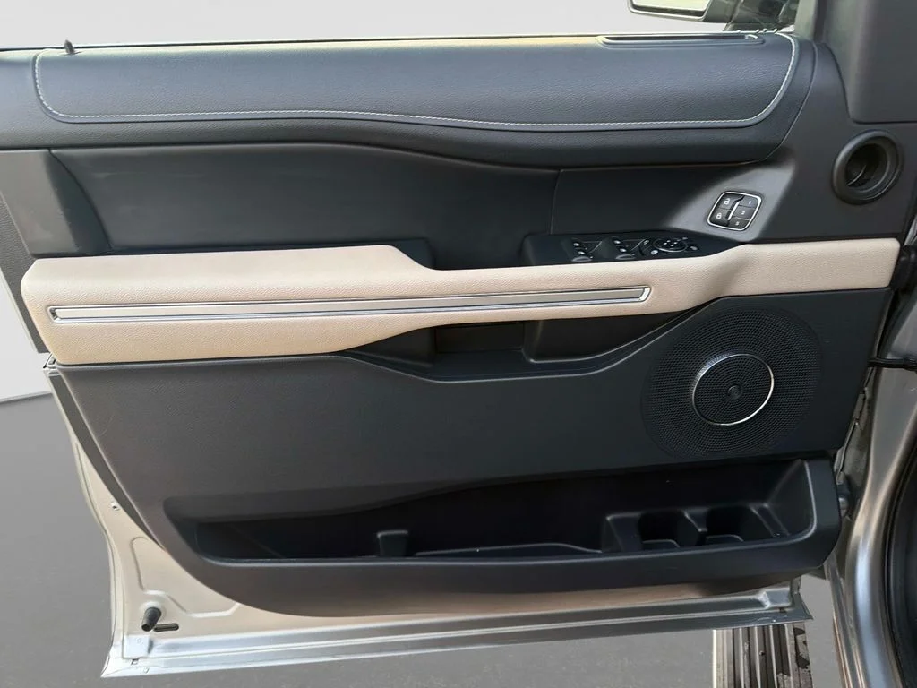 Used 2024 Silver Metallic Ford Limited image 18