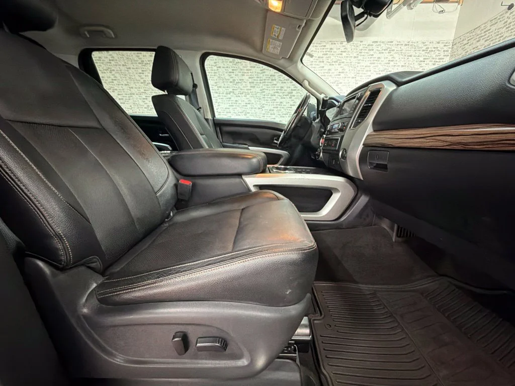 Used 2019 Gun Metallic Nissan SL image 11