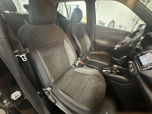 Used 2018 Black Nissan S image 32