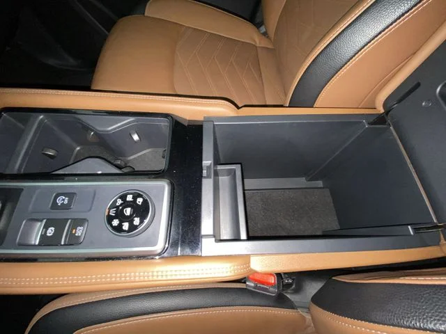 Used 2024 Gray Nissan Platinum image 21