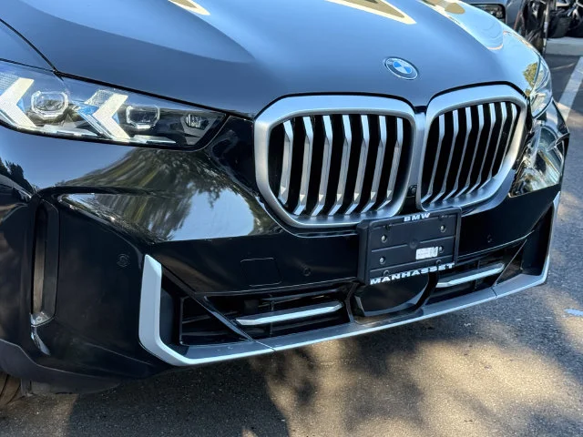 Certified Used 2024 Black Sapphire Metallic BMW xDrive40i image 7