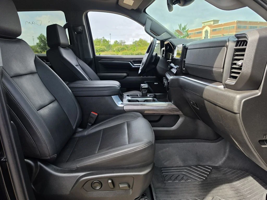Used 2023 Black Chevrolet LTZ image 27