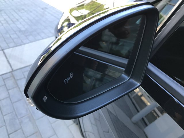 Used 2017 Deep Black Pearl Volkswagen Autobahn image 10