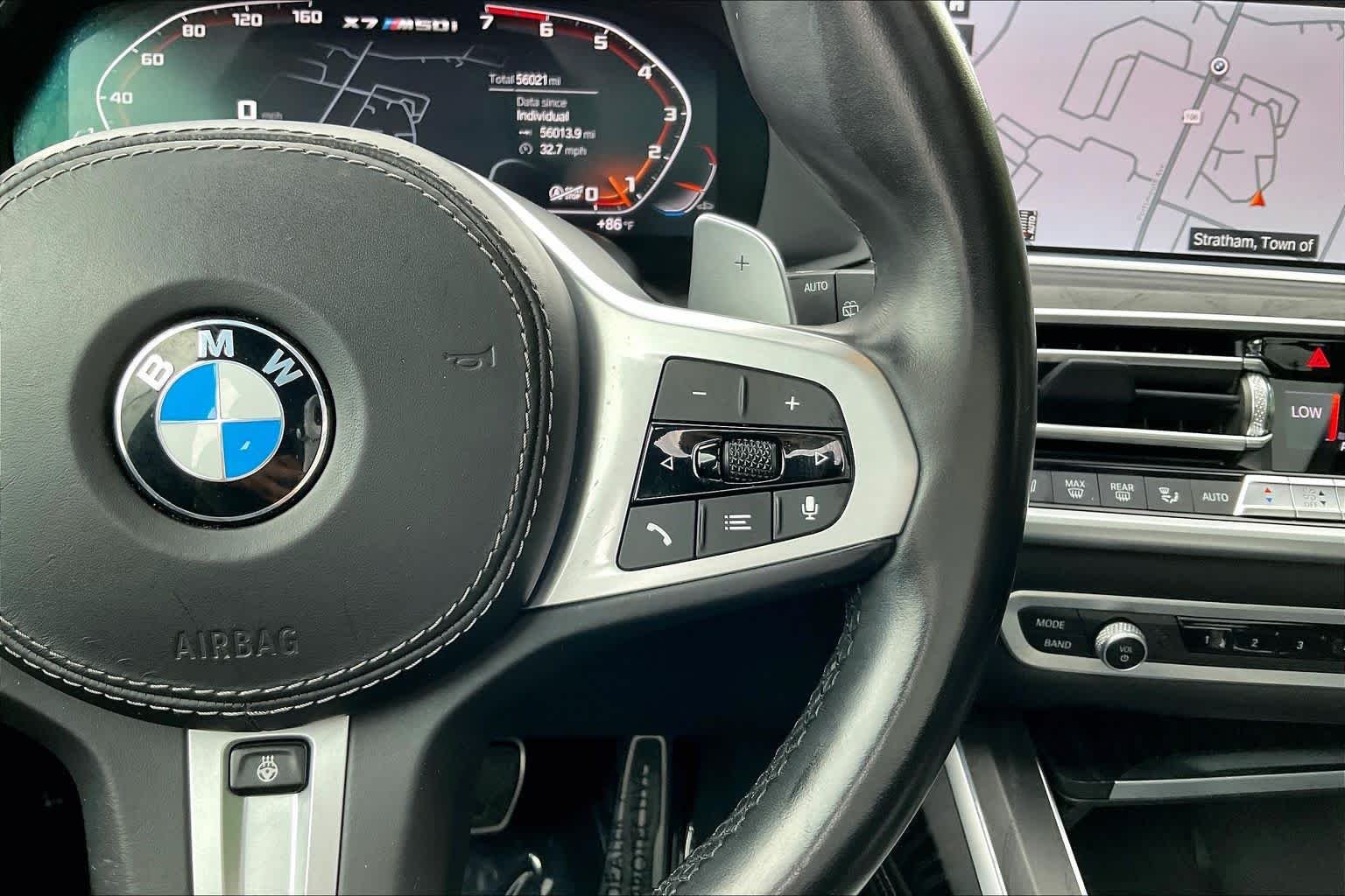 Used 2022 Black Sapphire Metallic BMW M50i image 24