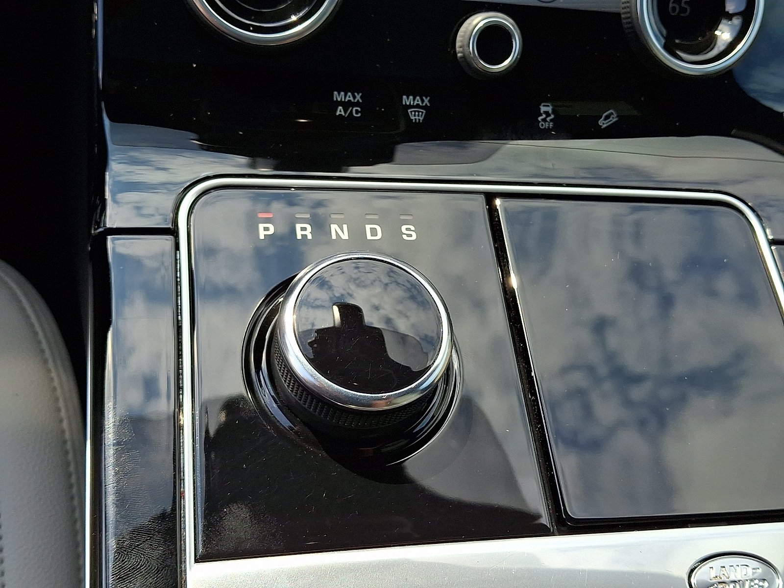Used 2019 Byron Blue Metallic - 1CK Land Rover P250 R-Dynamic SE image 13