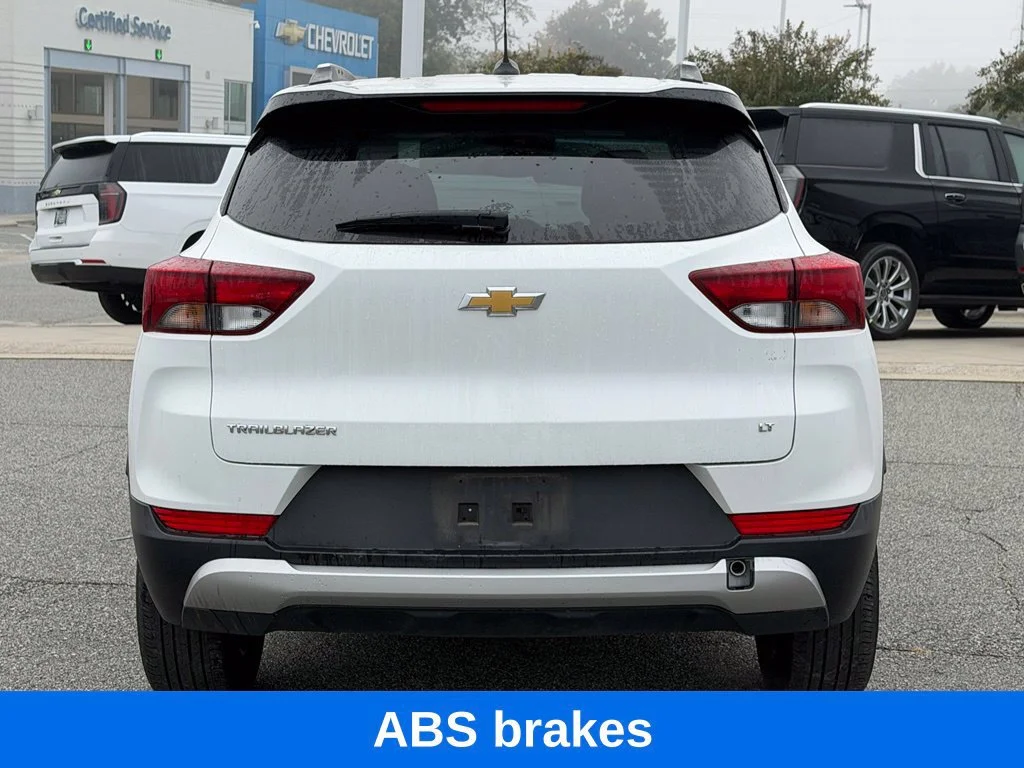 Used 2024 Summit White Chevrolet LT image 7