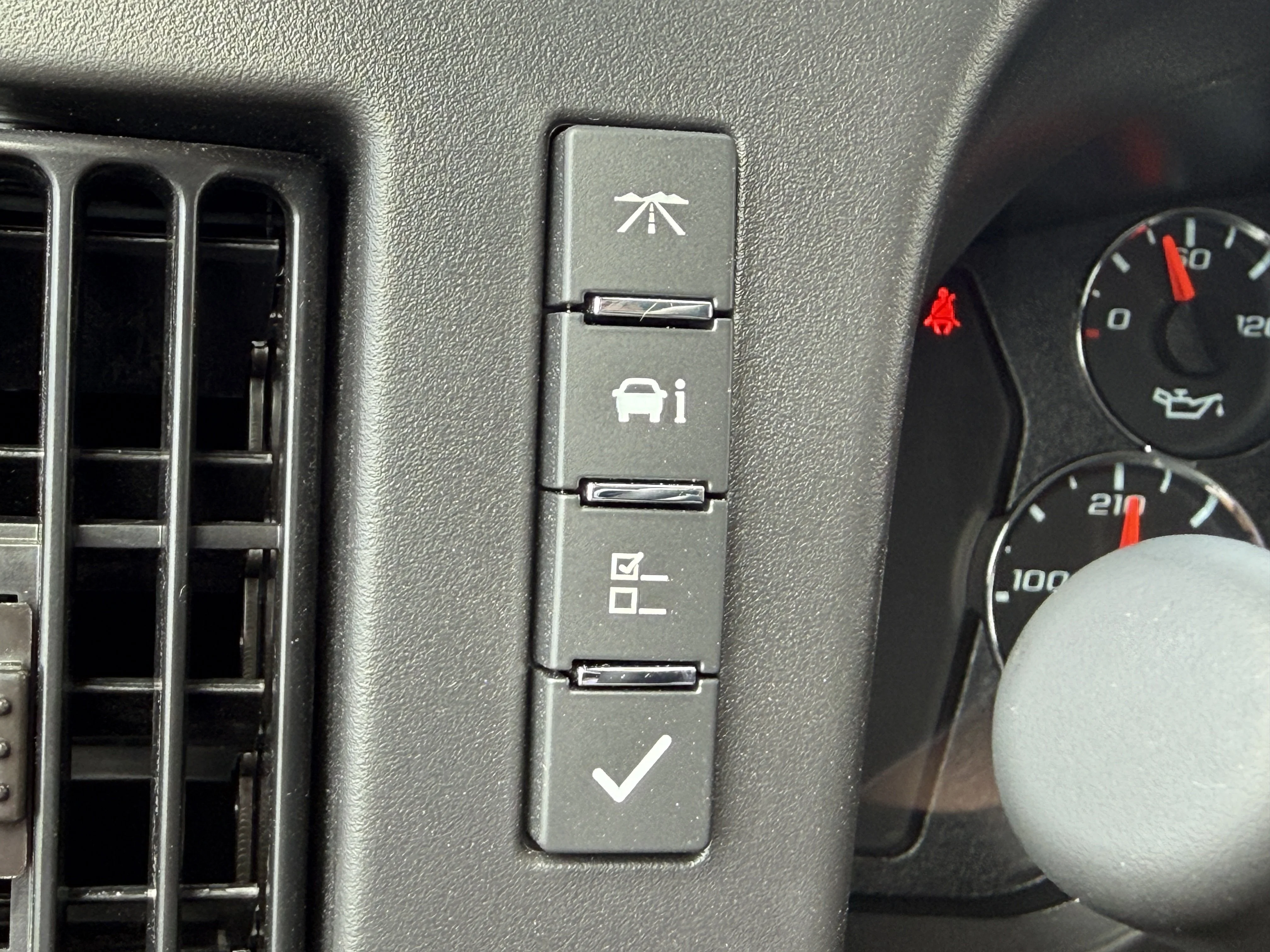 2026 GMC Savana Cargo Work Van - Photo 24