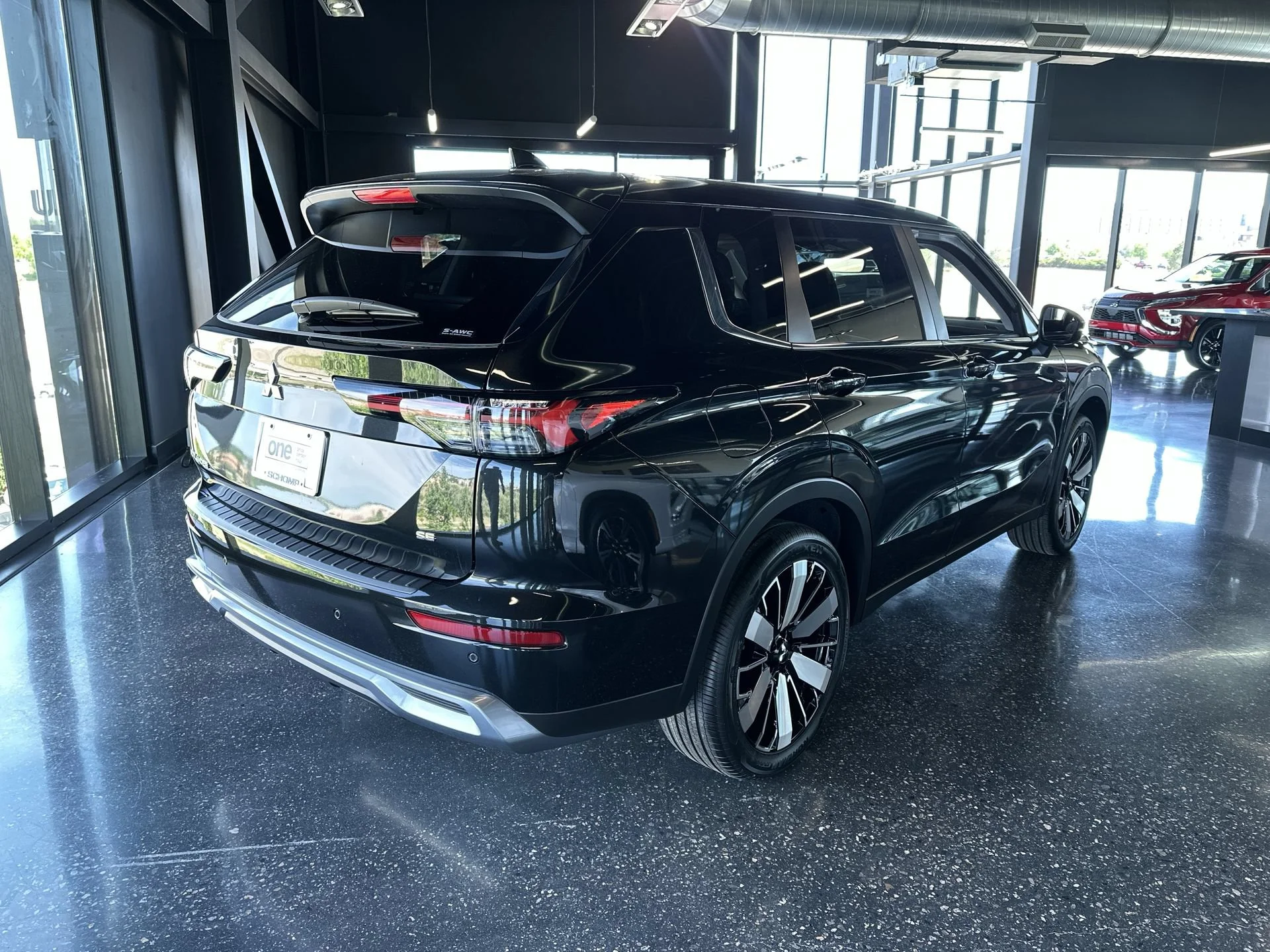 New 2026 Black Diamond Mitsubishi SE image 8