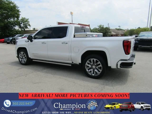 Used 2025 White Frost Tricoat GMC Denali image 9