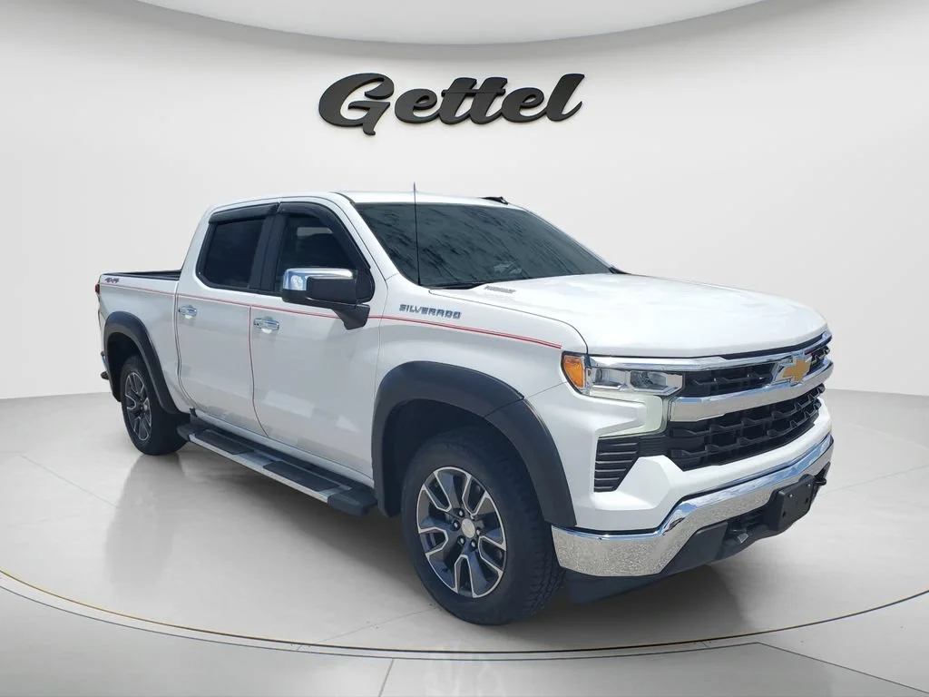 Used 2025 Summit White Chevrolet LT (2FL) image 3