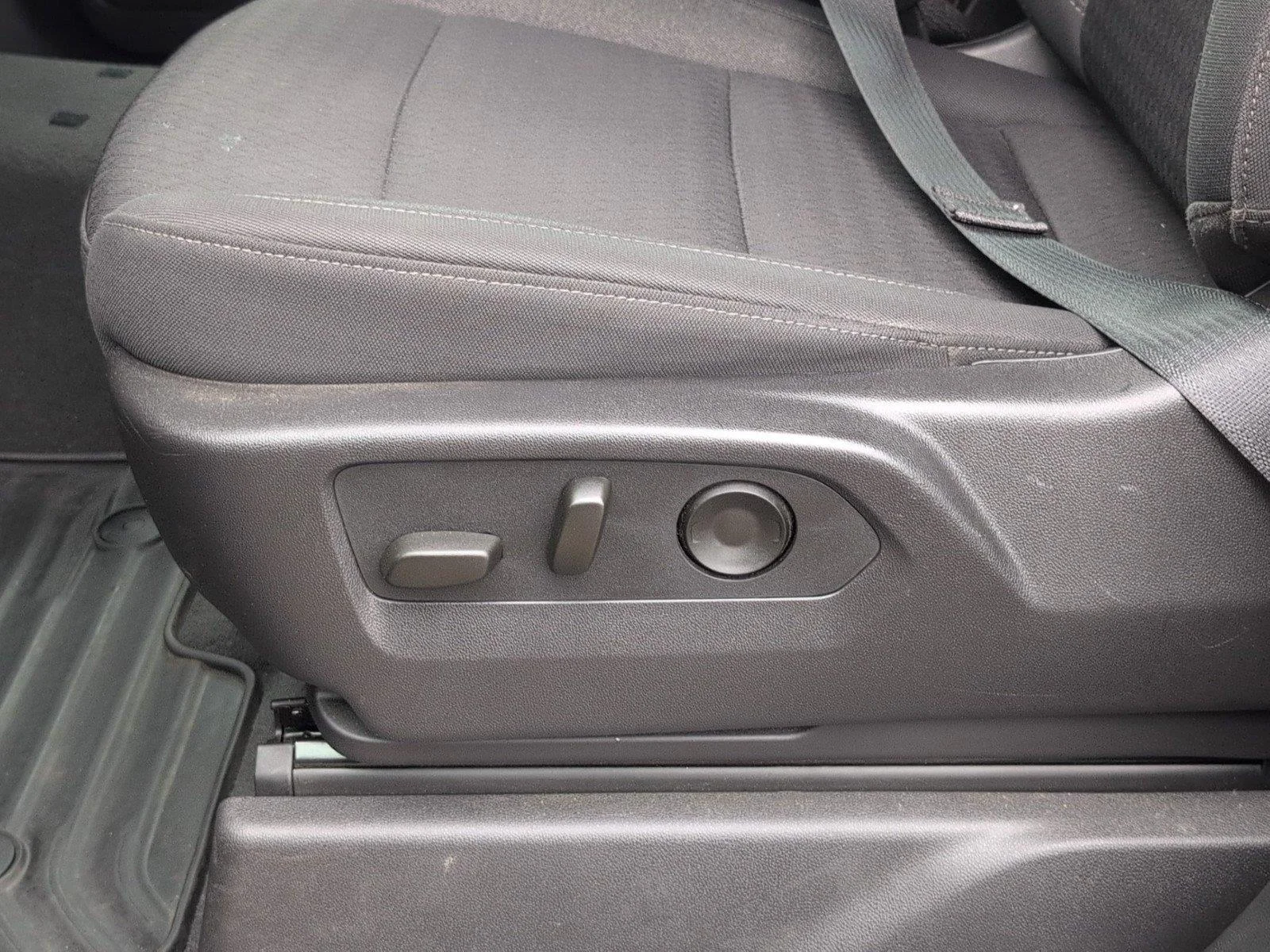 Used 2025 Black Chevrolet Custom image 13