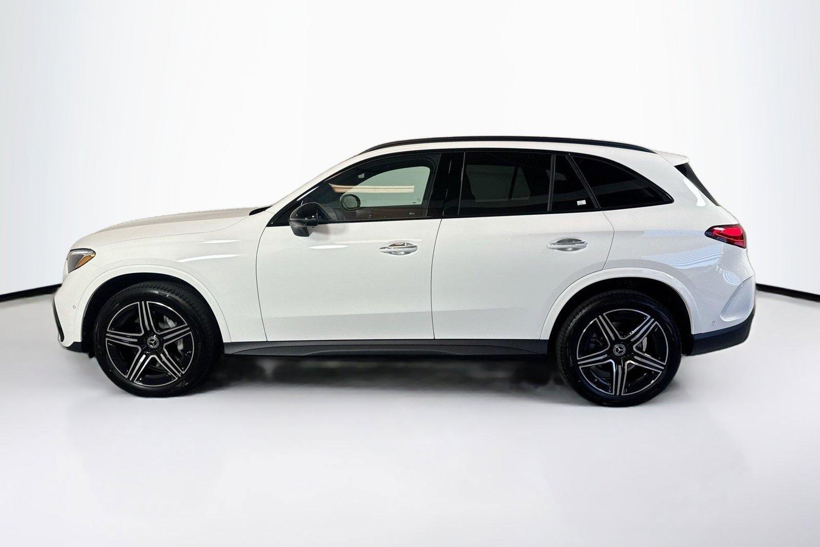 New 2026 Polar White Mercedes-Benz GLC 300 image 8