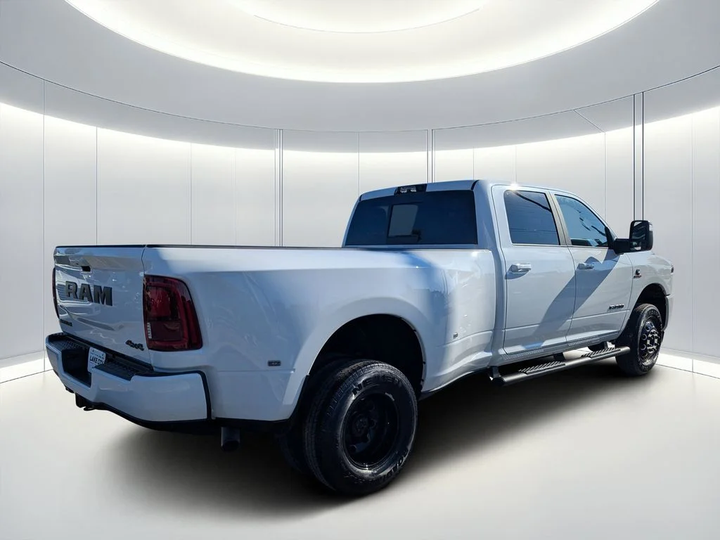 New 2026 Bright White Clear-Coat Exterior Paint RAM Laramie image 4