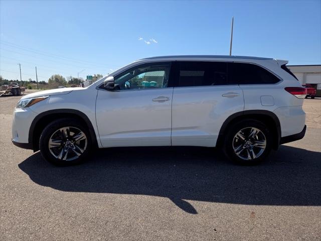 Certified Used 2017 BLIZZARD PEARL Toyota  image 24