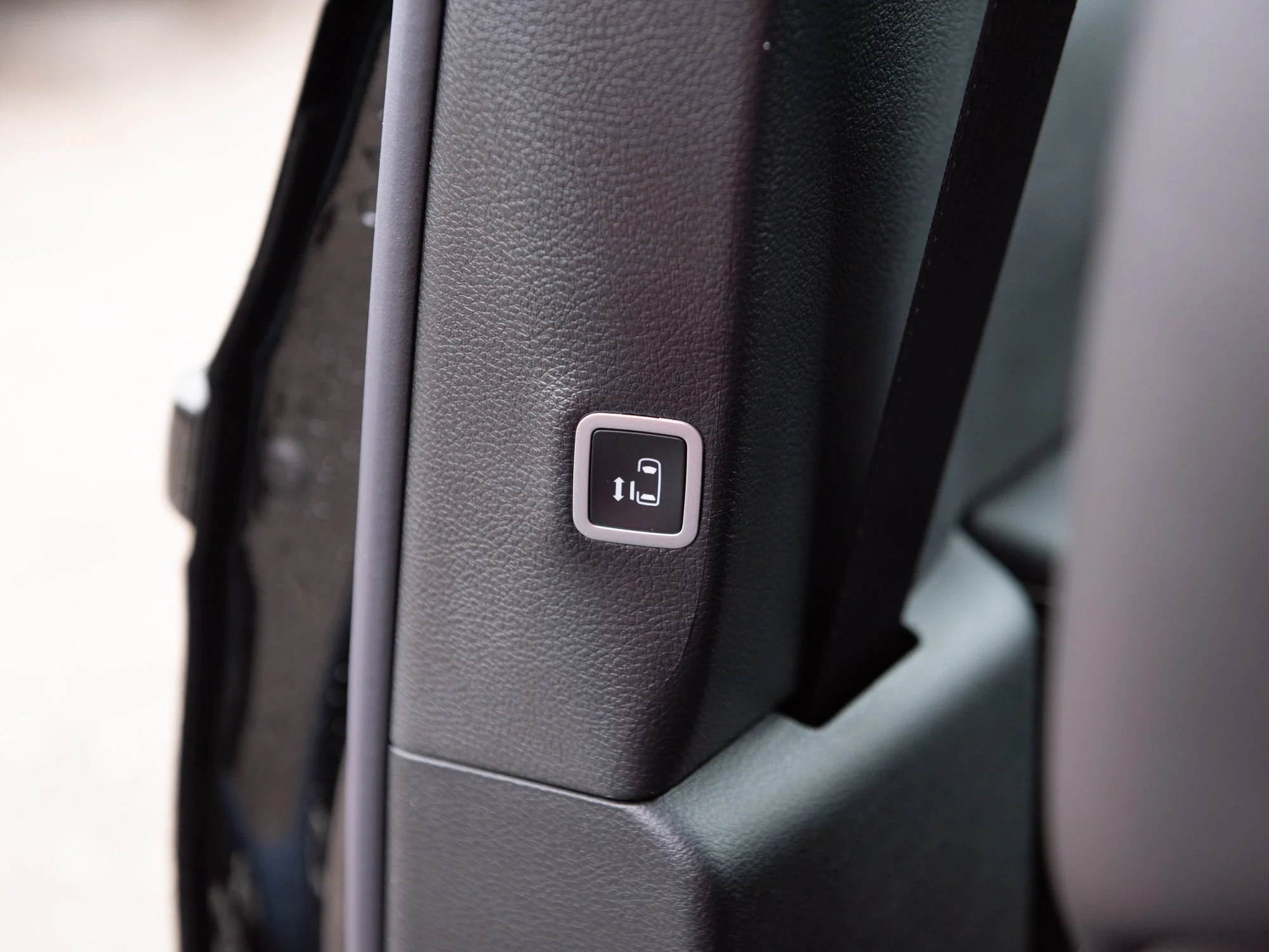 New 2027 Black Chrysler Select*, Heated Leather Seats/Wheel, Remote Start, Adaptive Cruise image 18