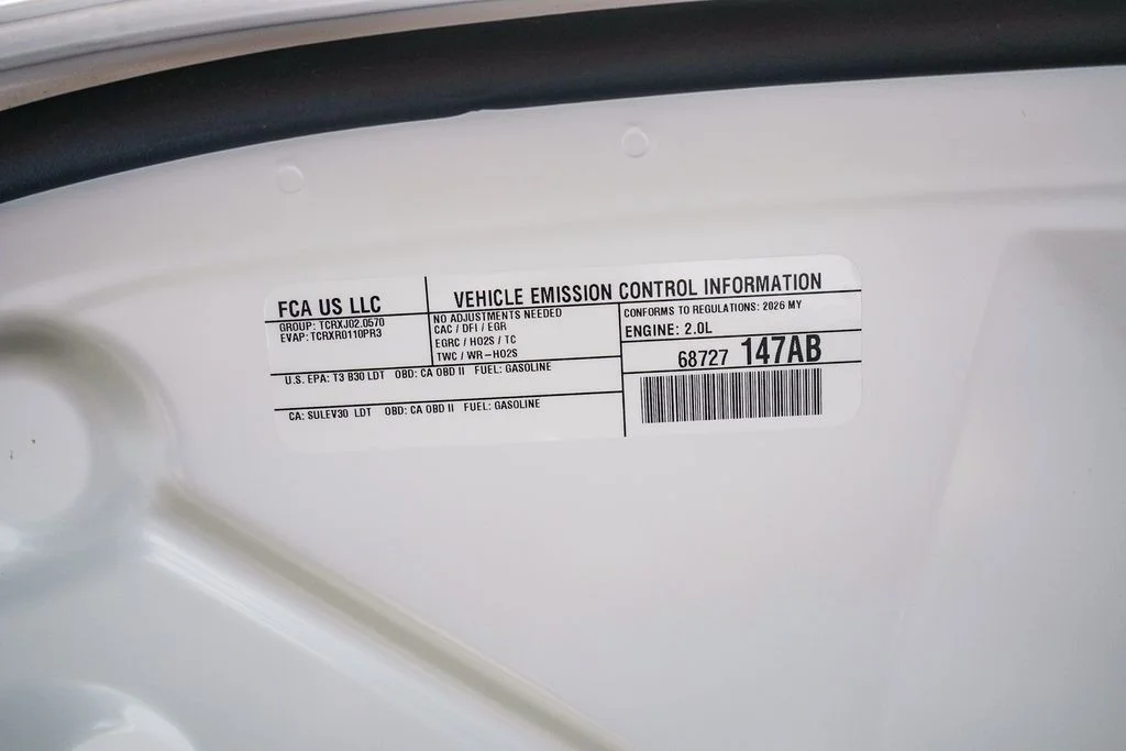 New 2026 Bright White Clear-Coat Exterior Paint Jeep Latitude image 27