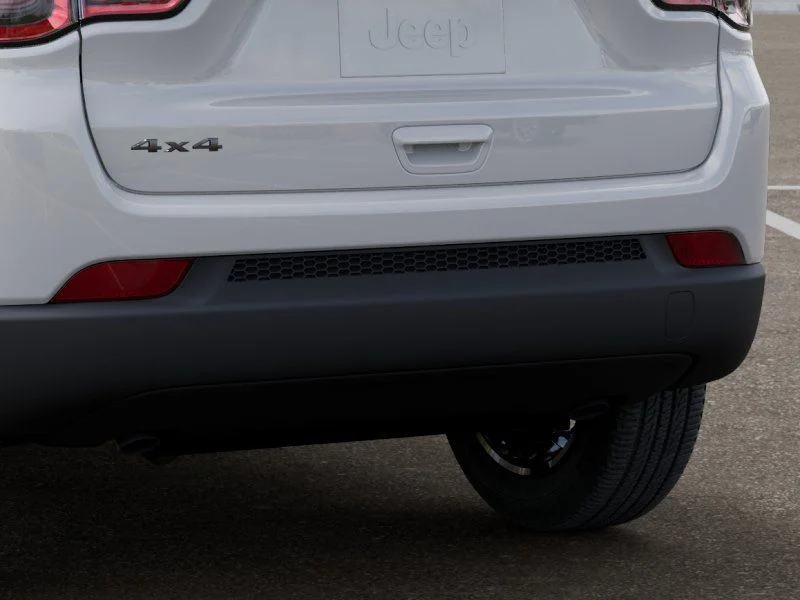 New 2026 Bright White Clearcoat Jeep Latitude image 14
