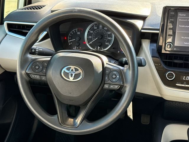 Used 2022 White Toyota LE image 13