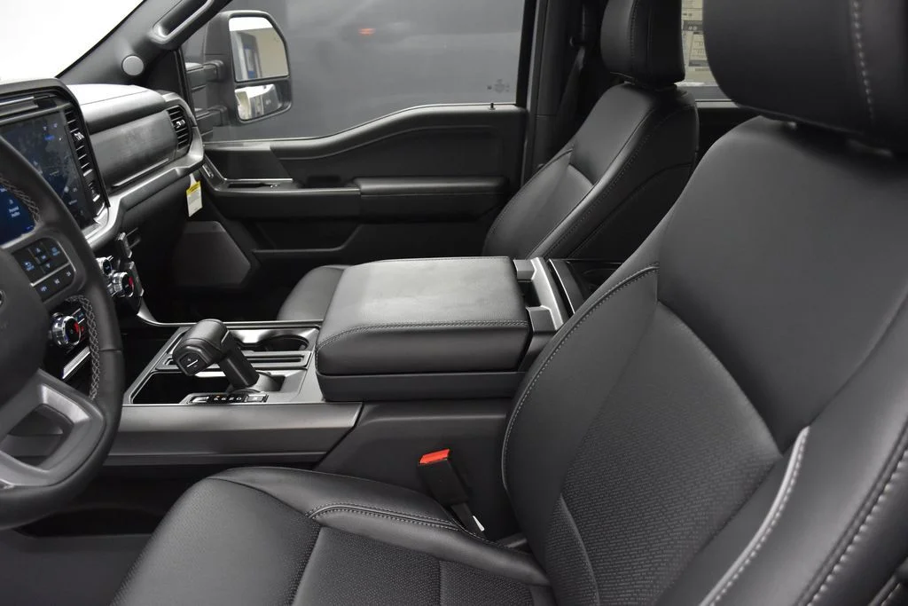 New 2025 White Ford Lariat image 13