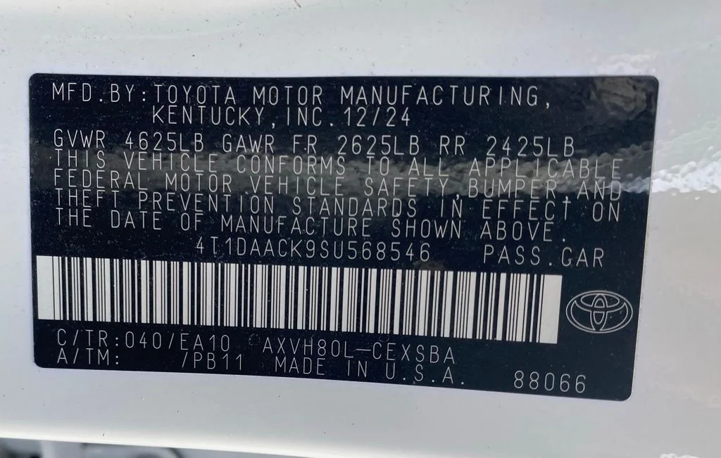 Used 2025 White Toyota SE image 21