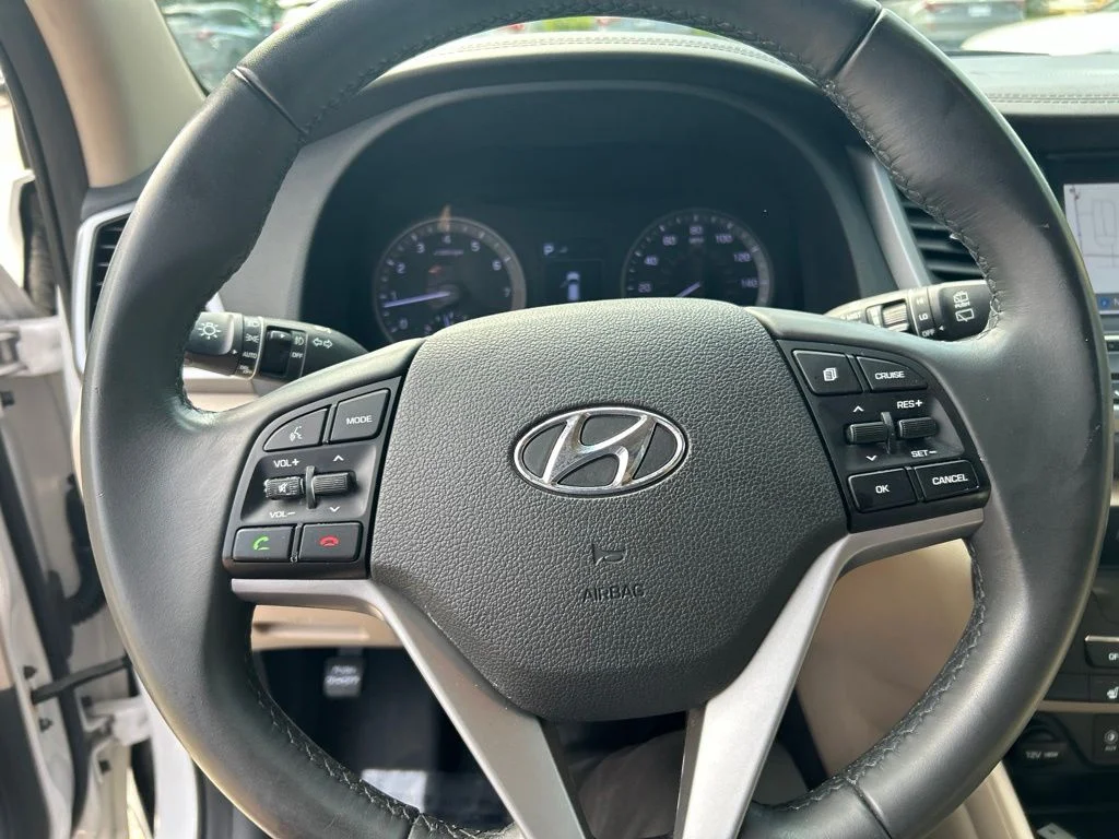 Used 2018 White Hyundai SEL Plus image 11