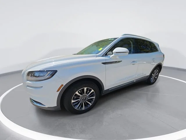 Used 2023 White Lincoln Standard image 1
