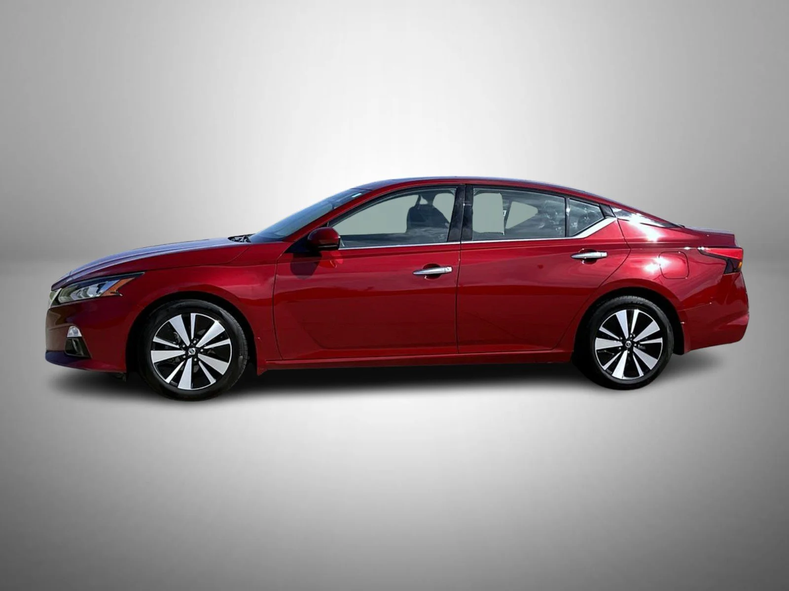 Used 2022 Red Nissan 2.5 SL image 8