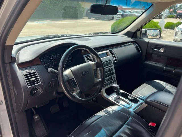 Used 2009 Silver Ford SEL image 8